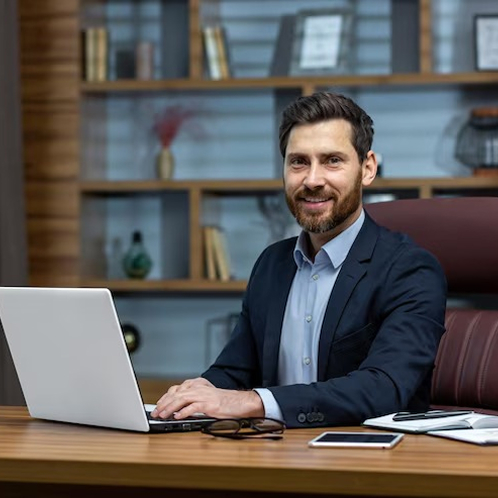 Dr. Niklas Brenner